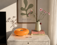 Halo donut-shaped table lamp