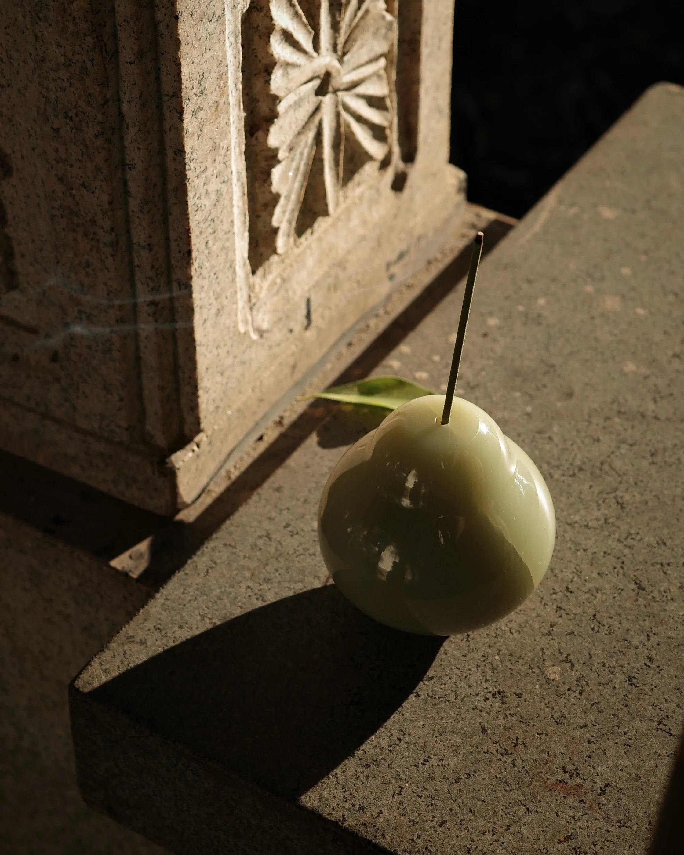 Natural Jade Pear Incense Holder Gift Set - TRLab Shop