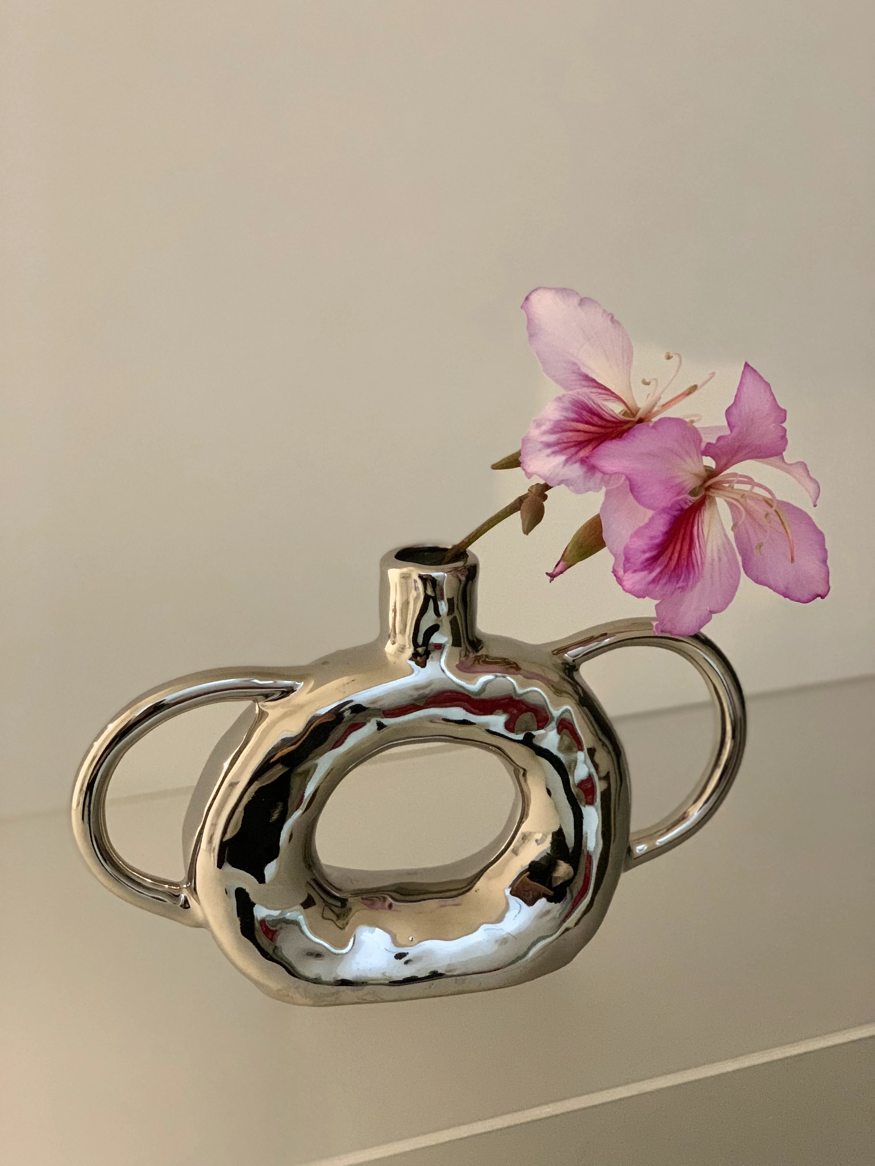 Ceramic Donut Twin-Handled Vase - TRLab Shop