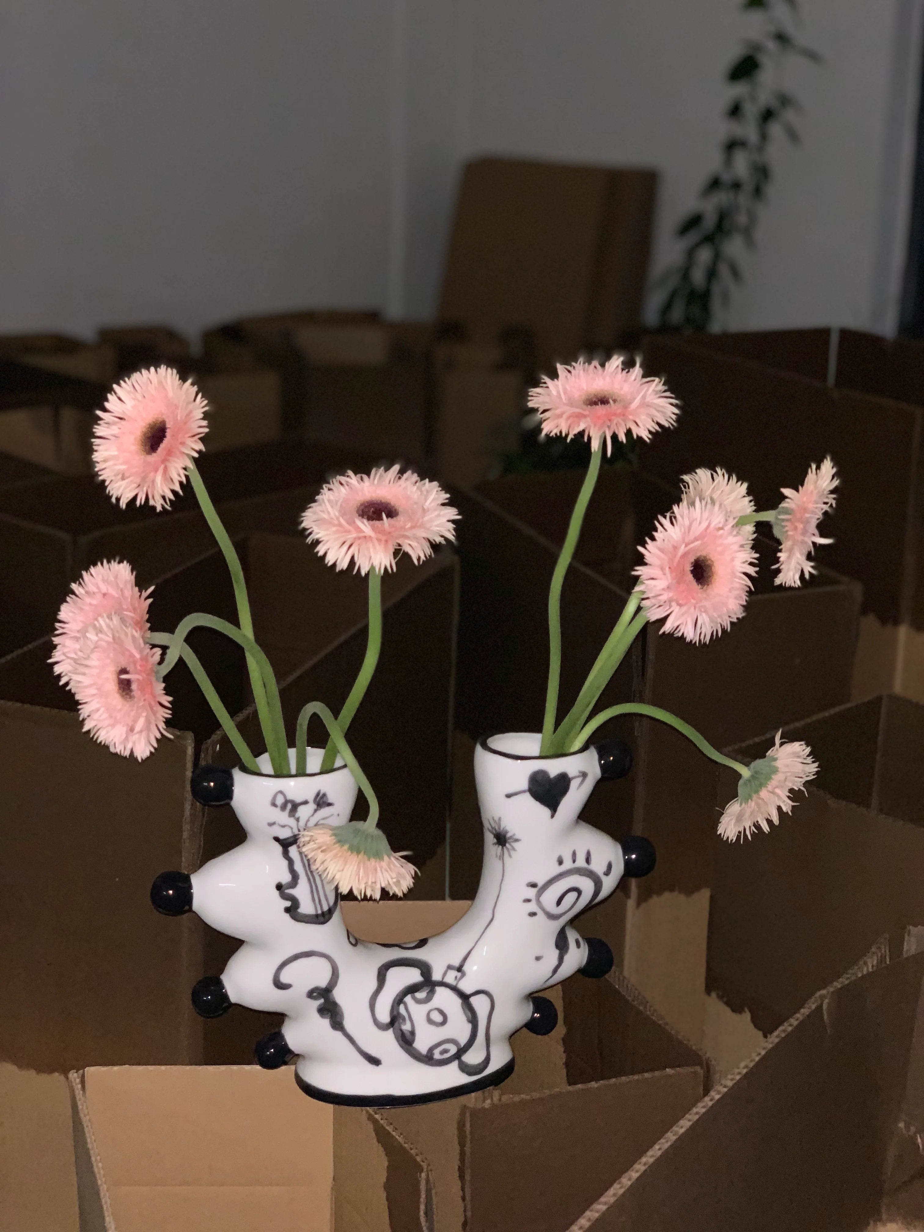 Ceramic U-Shaped Vase - TRLab Shop