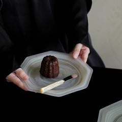 Green octagonal matte glass plate with smooth finish, ideal for serving or decorative use, by TRLab Shop.