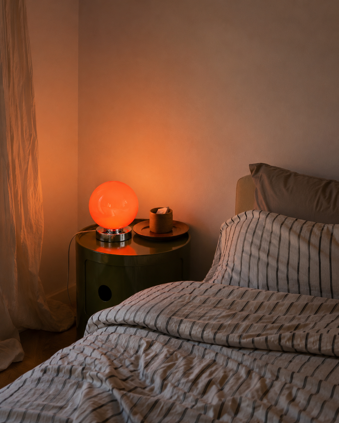 Luna Globe Table Lamp