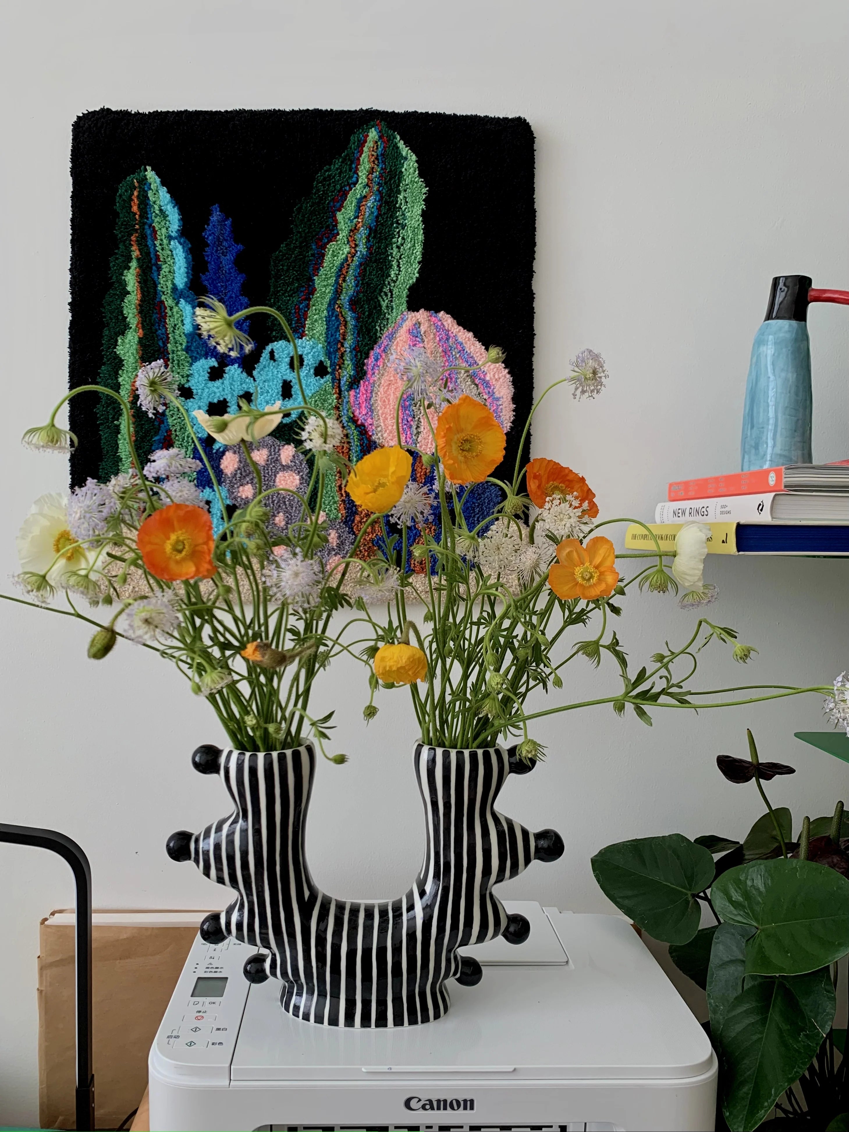 Ceramic U-Shaped Vase - TRLab Shop