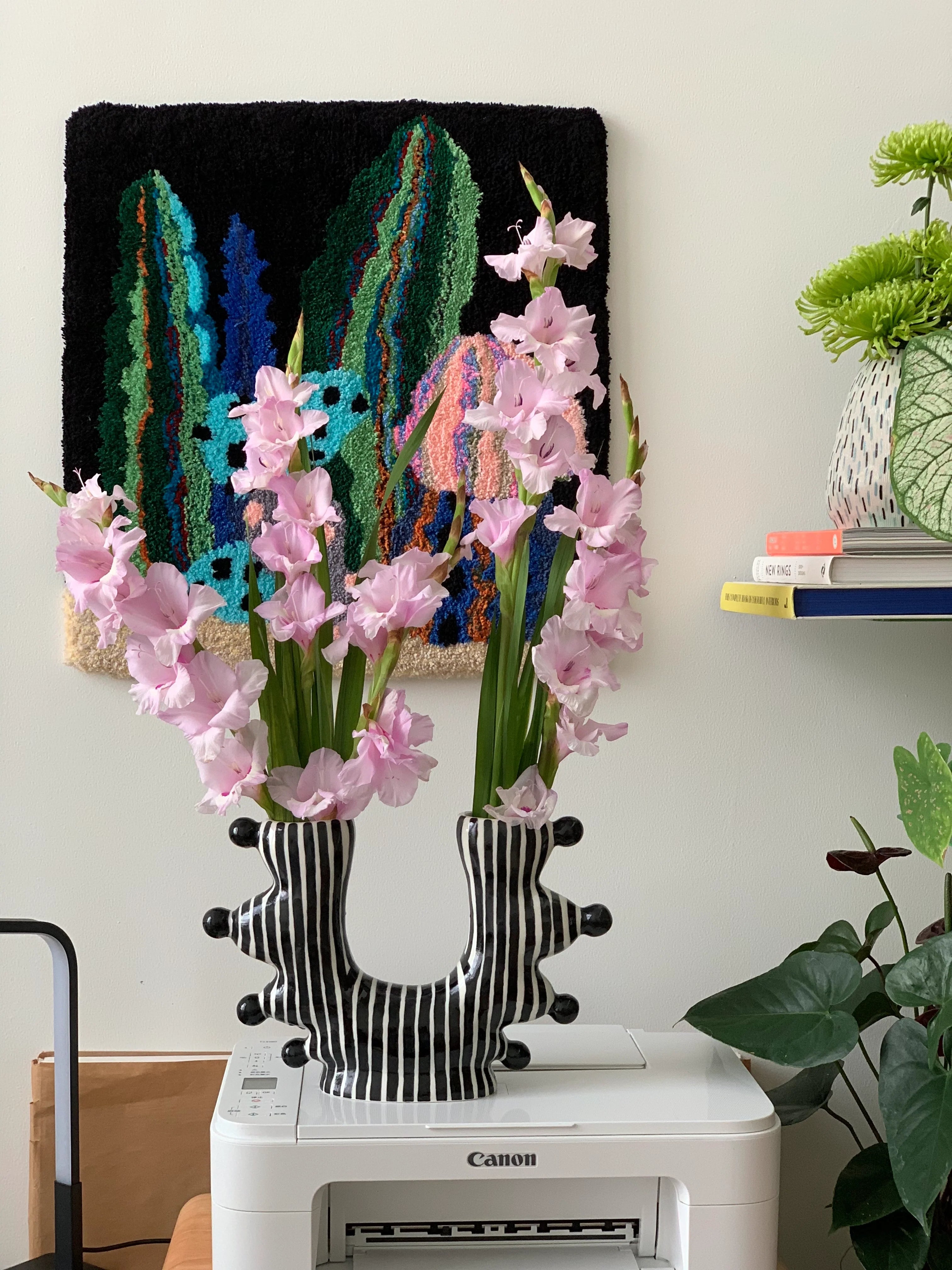 Ceramic U-Shaped Vase - TRLab Shop