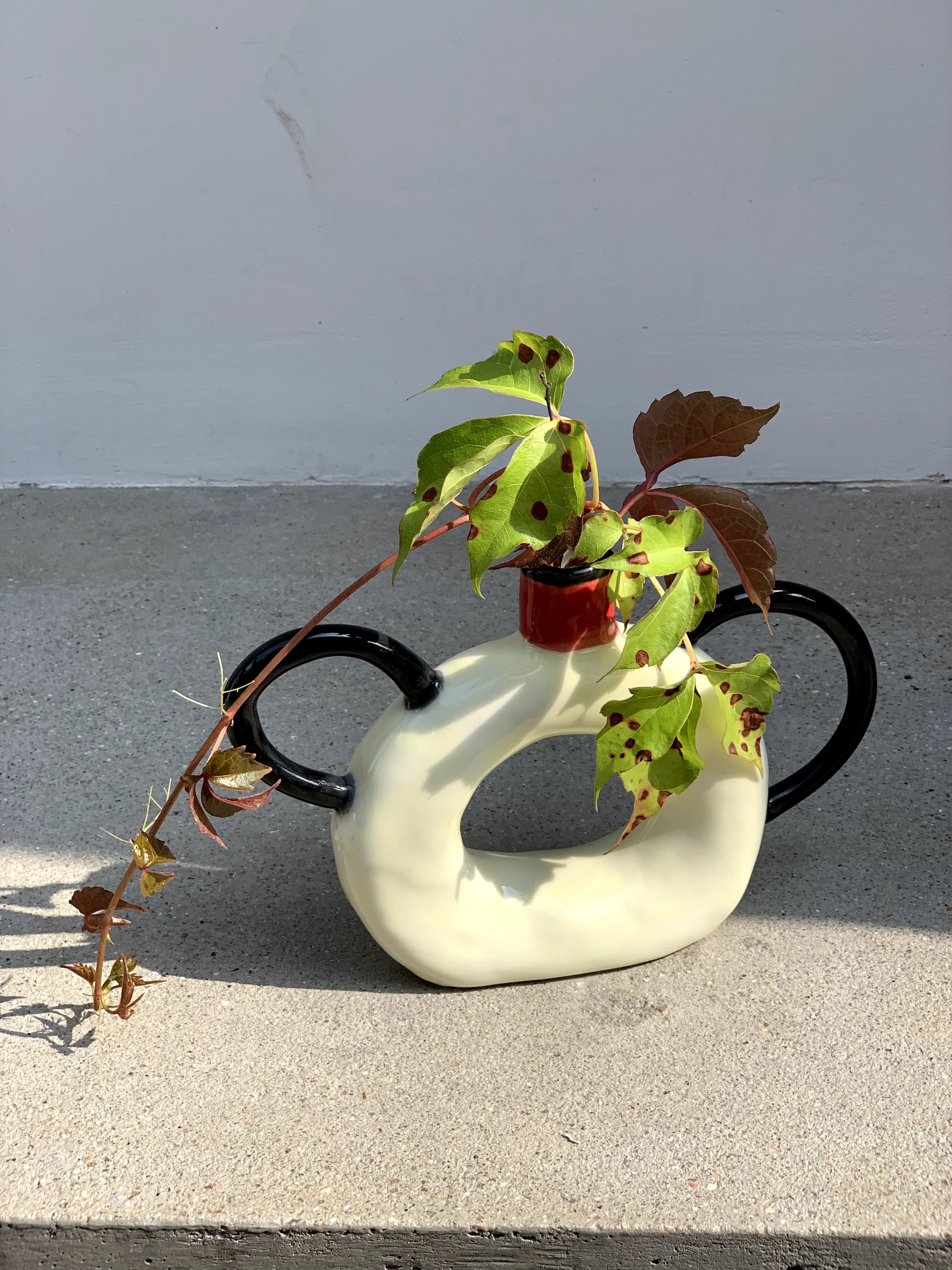 Ceramic Donut Twin-Handled Vase - TRLab Shop