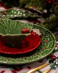 Bordallo Pinheiro Holly/Azevinho charger plate - Buy now on ShopDecor - Discover the best products by BORDALLO PINHEIRO design