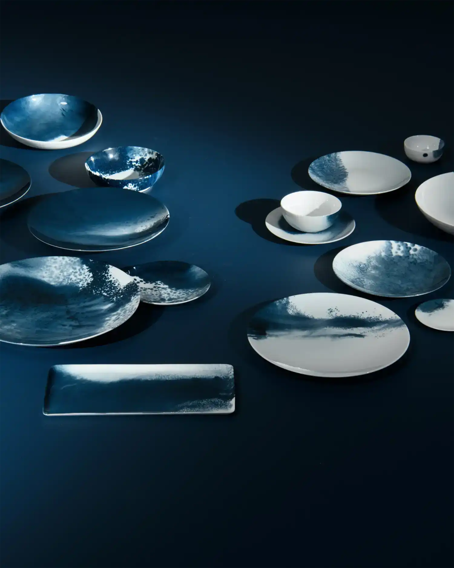 Raynaud Abysses coupe dinner plate in Limoges porcelain with white/blue decoration - Buy now on ShopDecor - Discover the best products by RAYNAUD design