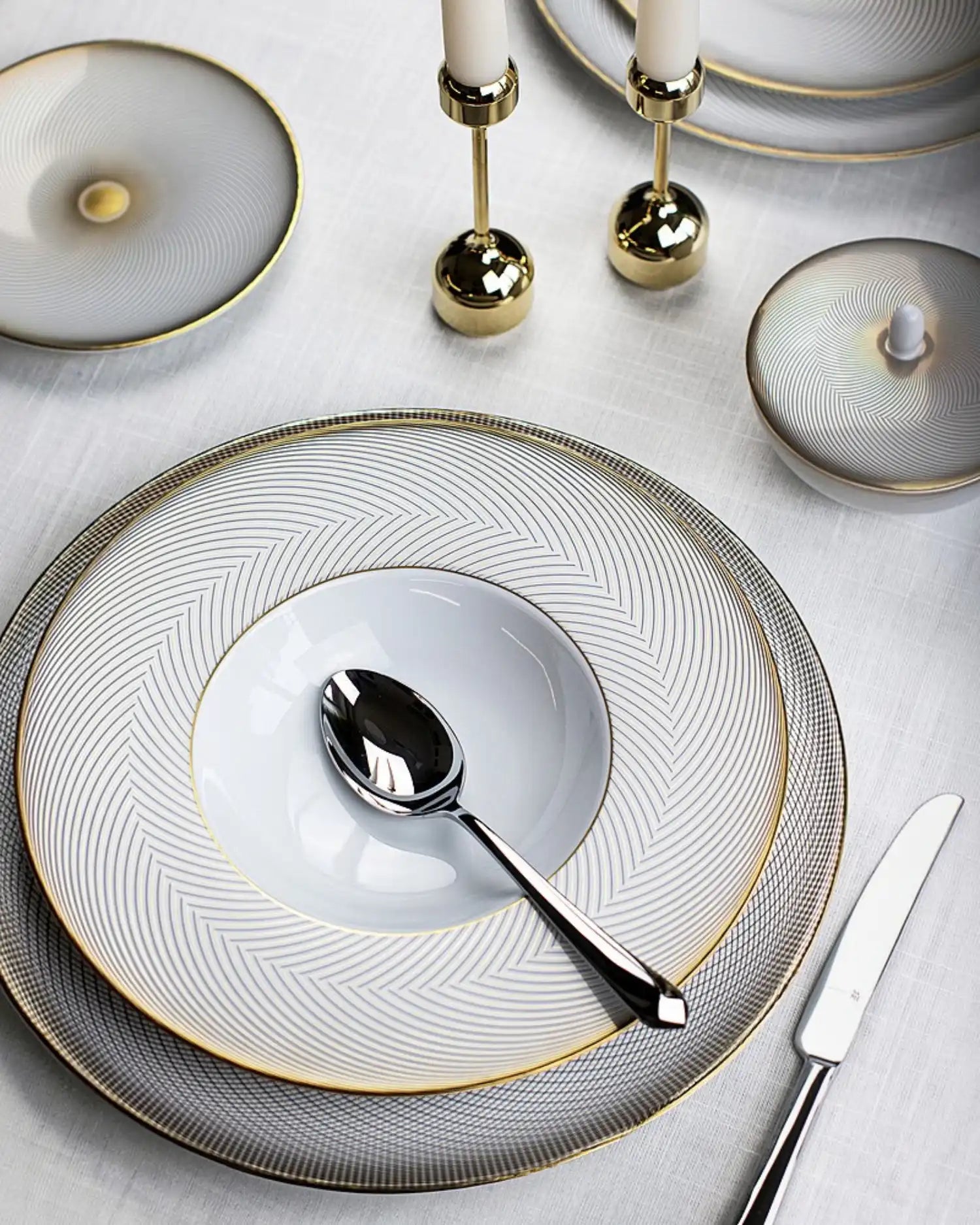 Raynaud Oskar rim deep plate in Limoges porcelain - Buy now on ShopDecor - Discover the best products by RAYNAUD design