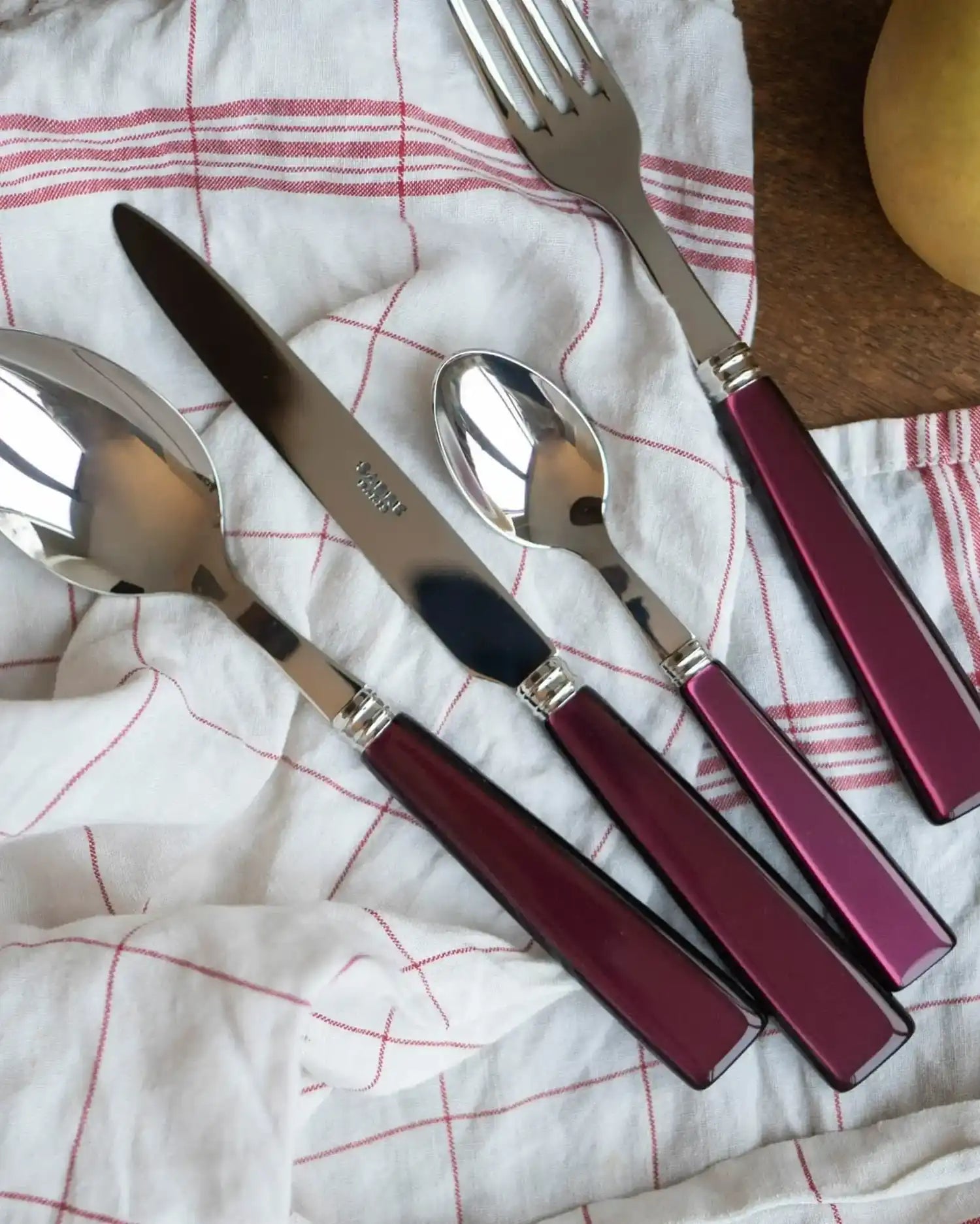 Sabre Paris Icône 24-piece stainless steel cutlery set with acrylic handles - Buy now on ShopDecor - Discover the best products by SABRE PARIS design