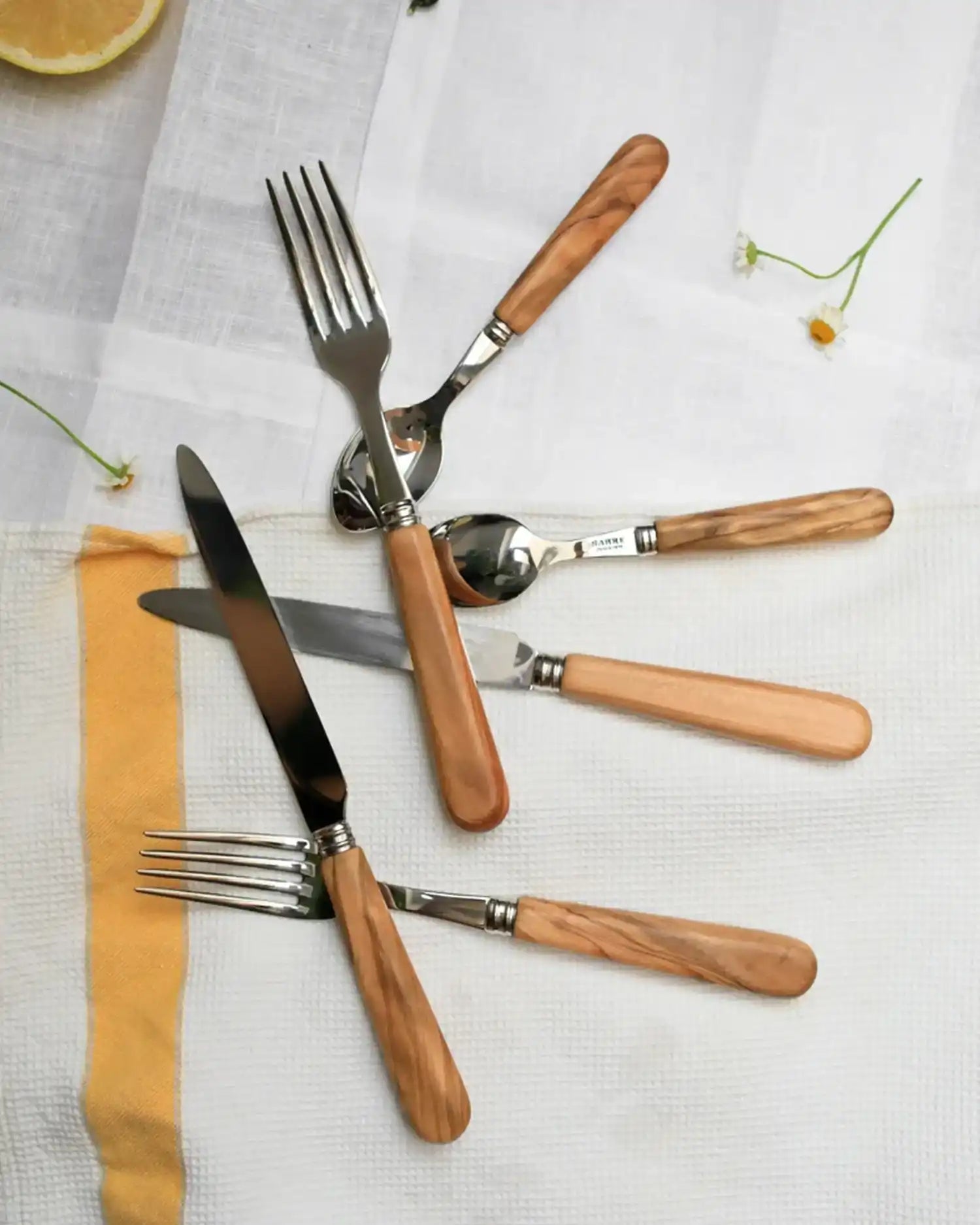 Sabre Paris Lavandou 24-piece stainless steel cutlery set with olive tree wood handles - Buy now on ShopDecor - Discover the best products by SABRE PARIS design