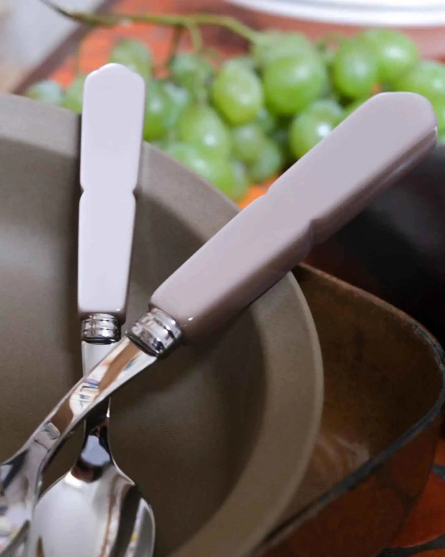 Sabre Paris Gustave 24-piece stainless steel cutlery set with acrylic handles - Buy now on ShopDecor - Discover the best products by SABRE PARIS design