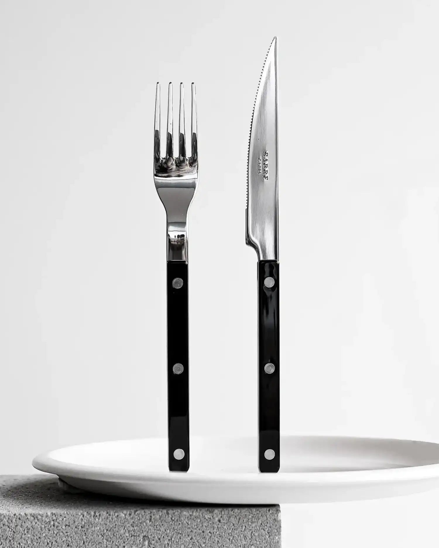 Sabre Paris Bistrot Shiny 24-piece stainless steel cutlery set with nylon handles - Buy now on ShopDecor - Discover the best products by SABRE PARIS design