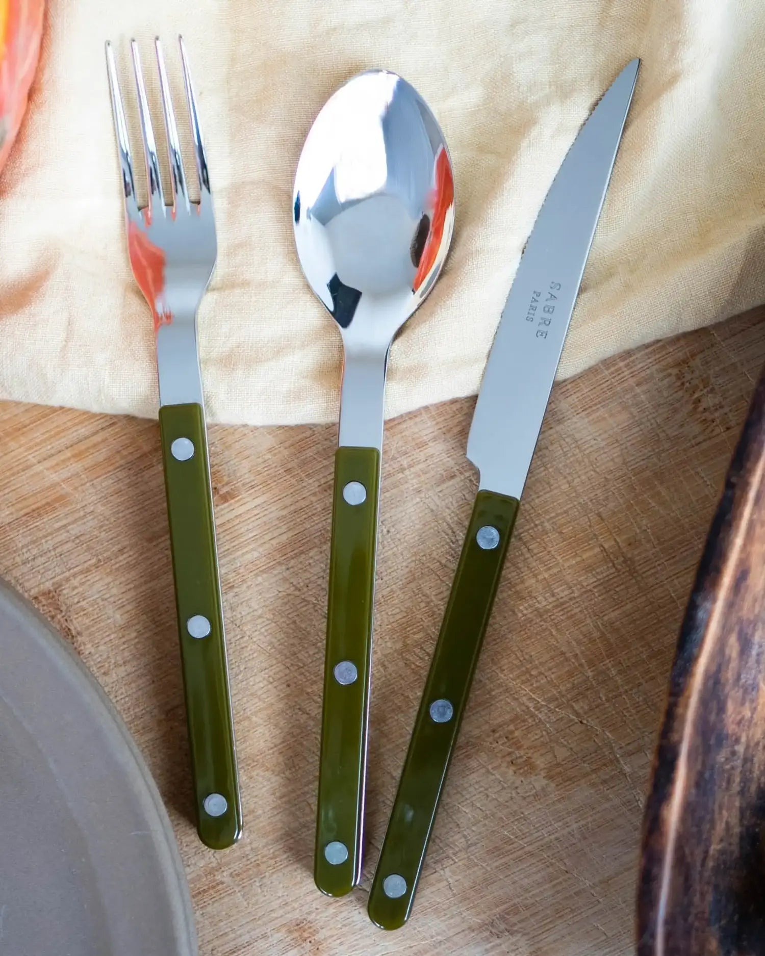 Sabre Paris Bistrot Shiny 5-piece stainless steel cutlery set with nylon handles - Buy now on ShopDecor - Discover the best products by SABRE PARIS design