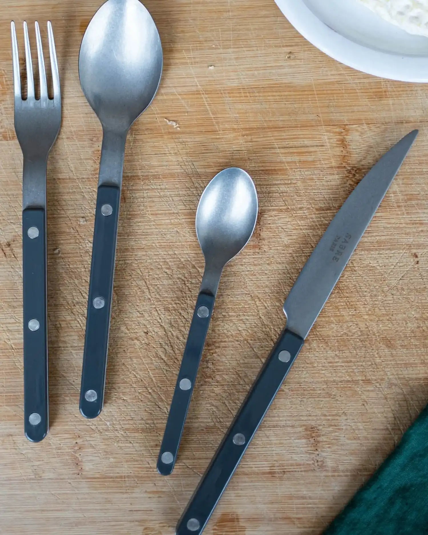 Sabre Paris Bistrot Vintage 24-piece stainless steel cutlery set with nylon handles - Buy now on ShopDecor - Discover the best products by SABRE PARIS design