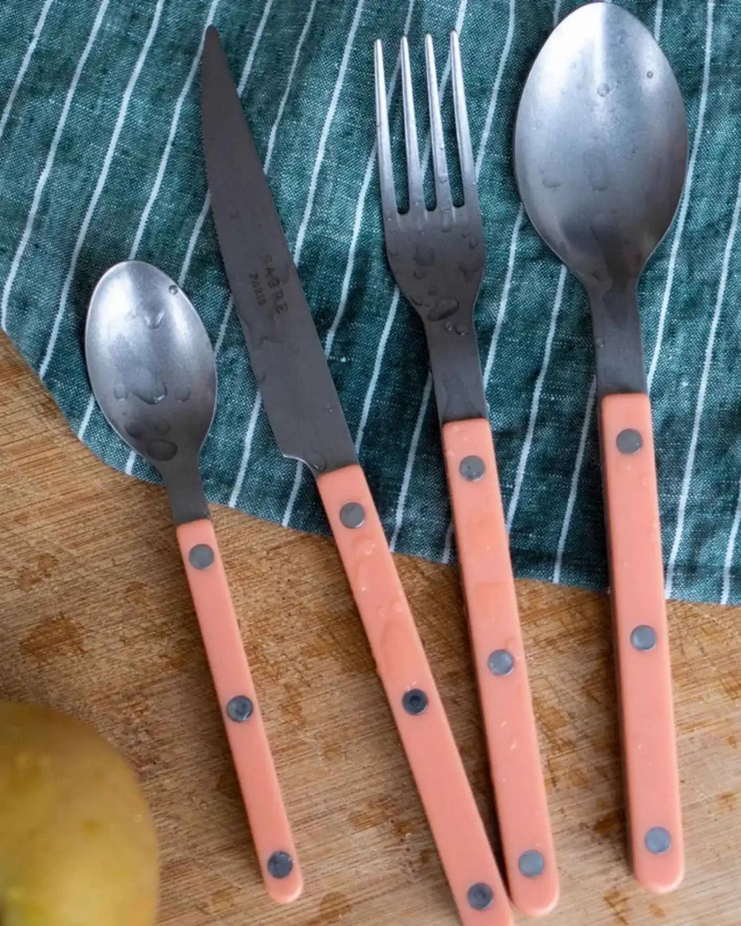 Sabre Paris Bistrot Vintage 24-piece stainless steel cutlery set with nylon handles - Buy now on ShopDecor - Discover the best products by SABRE PARIS design