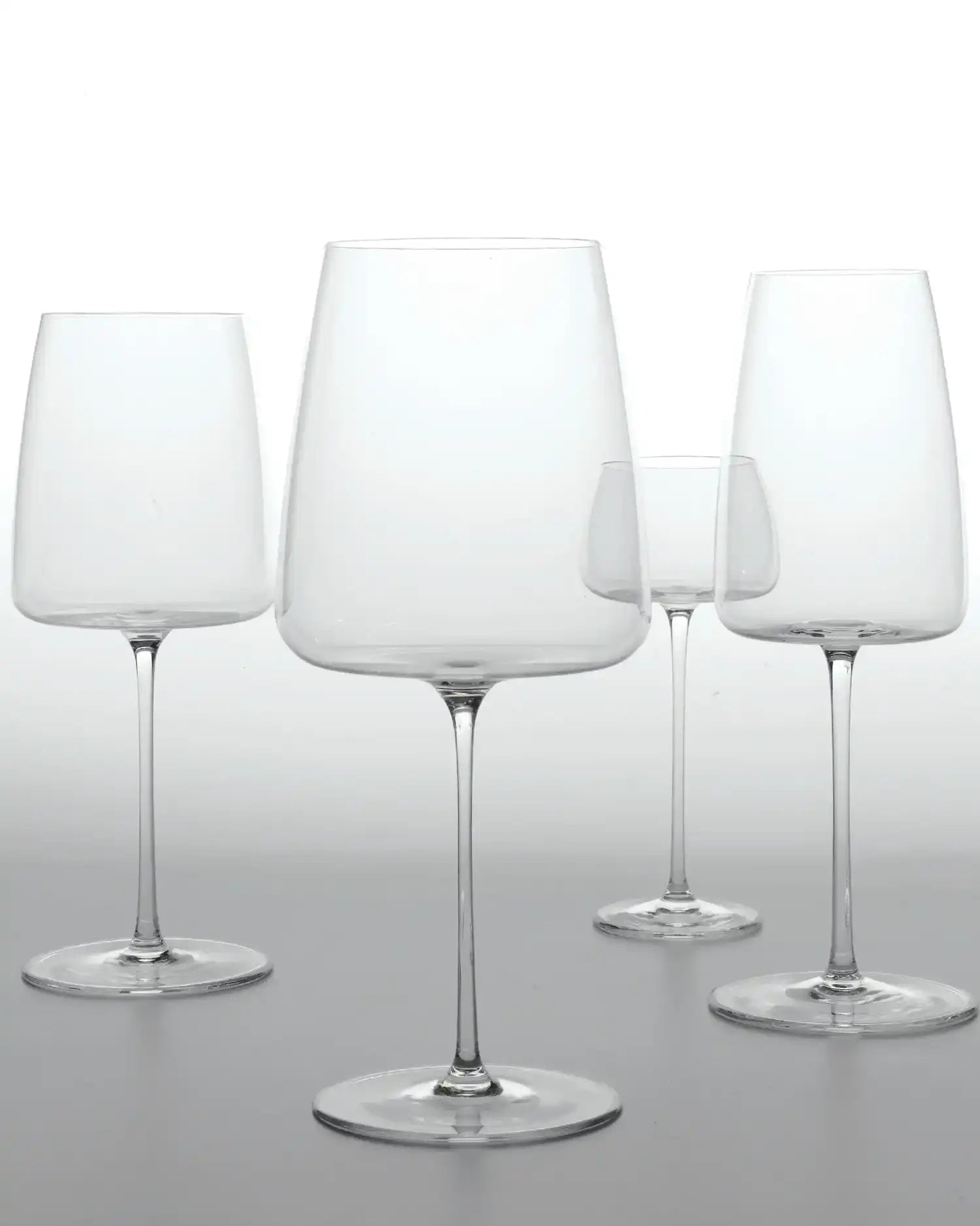 Zafferano Ultralight goblet for structured white wines and young red wines - Buy now on ShopDecor - Discover the best products by ZAFFERANO design